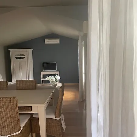 Your House By The Sea فيلة مارينا دي بييتراسانْت